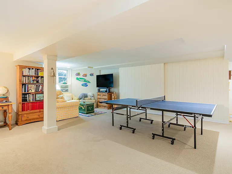 72 Bridgefield Rd — Photo 33