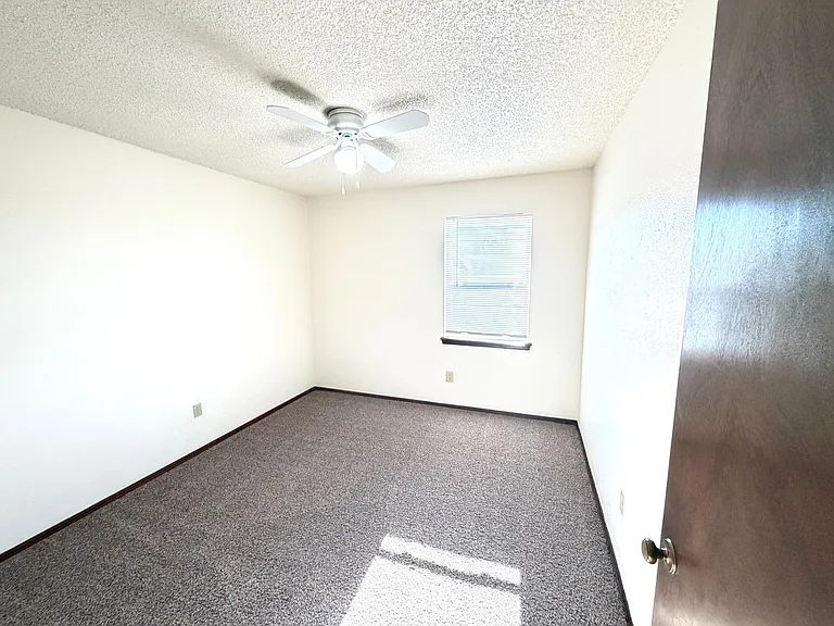 316 Falcon Ct — Photo 15