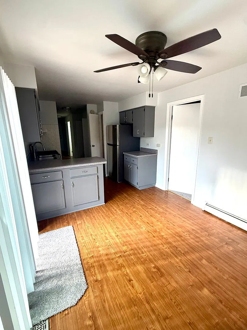 14723 Kilpatrick Ave — Photo 3
