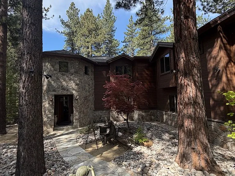 345 Country Club Dr — Photo 2