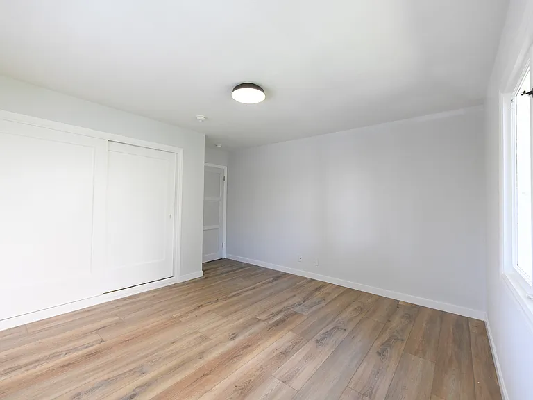 2505 Cedar St — Photo 2