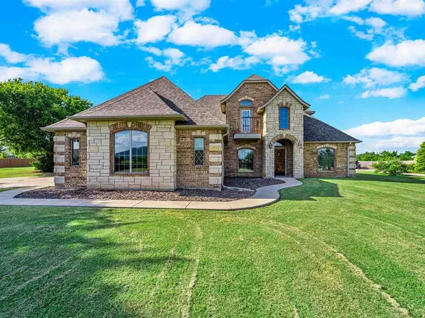 1110 Mount Marcy Dr, Lawton, OK 73507