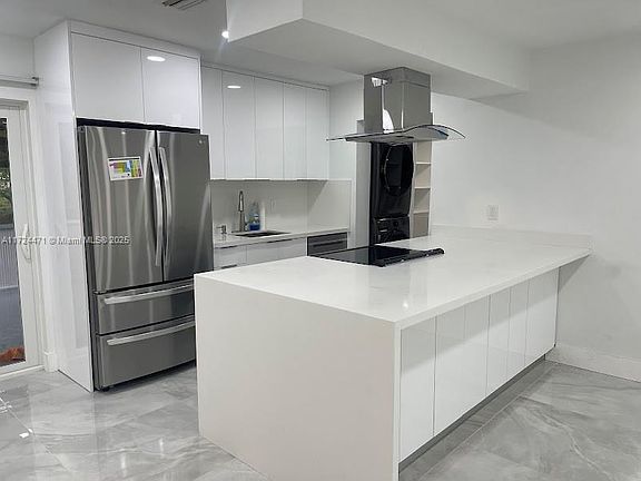 4th image of 5087 SW 95th Ave
