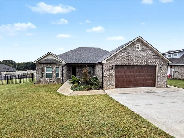 519 Woodlands Dr, Tahlequah, OK 74464