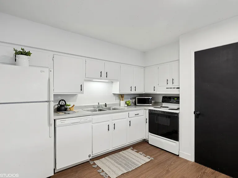 Twin Oaks Residences LLC — Photo 21