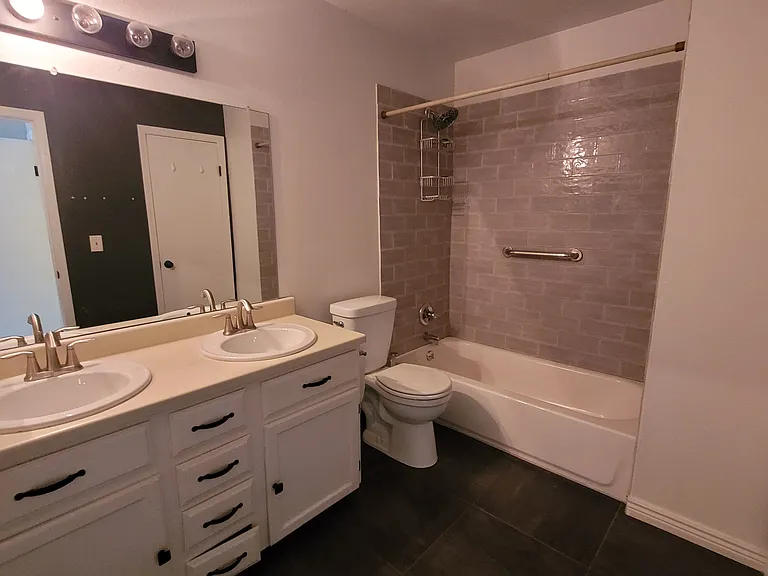 412 Wright St #104 — Photo 14