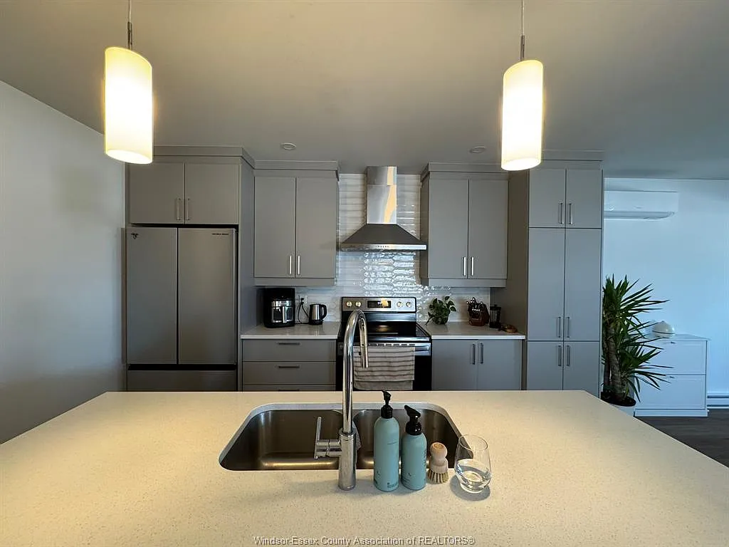 3 bed, $2,250 — Photo 4
