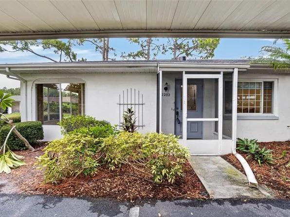 2202 Horsham Pl, Sun City Center, FL 33573