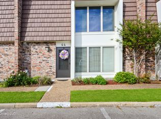 527 Front Beach Dr APT 66, Ocean Springs, MS 39564