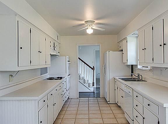 3rd image of 4023 Anns Ln