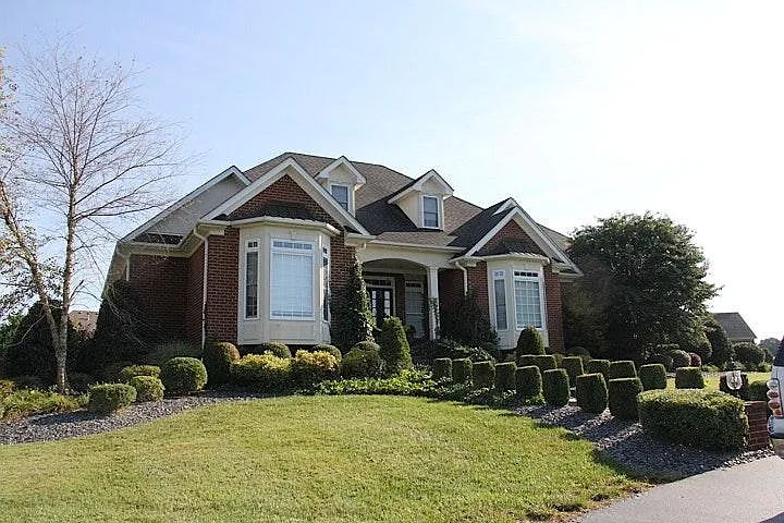 827 Ann Marie Cir — Photo 9