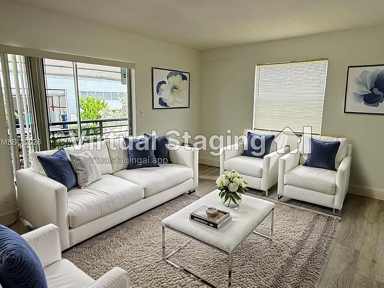 411 SE 10th St #3 — Photo 7