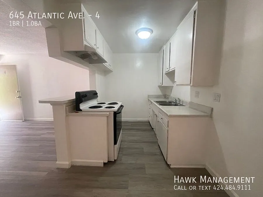 1 Bed / 1 Bath Apartment Updated First-Floor Unit in Downtown Long Beach — Photo 3