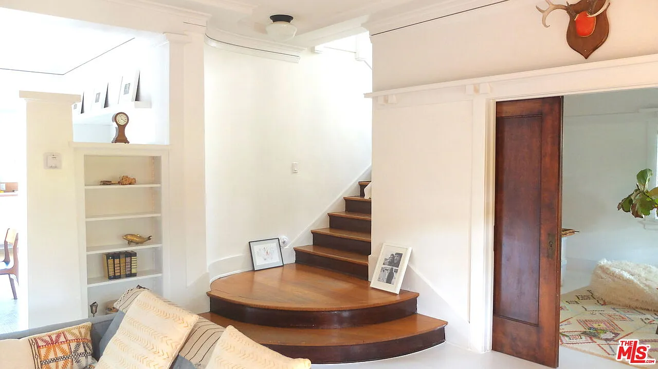 5 bed, 3.5 bath, 2845 sqft, $12,000 — Photo 3