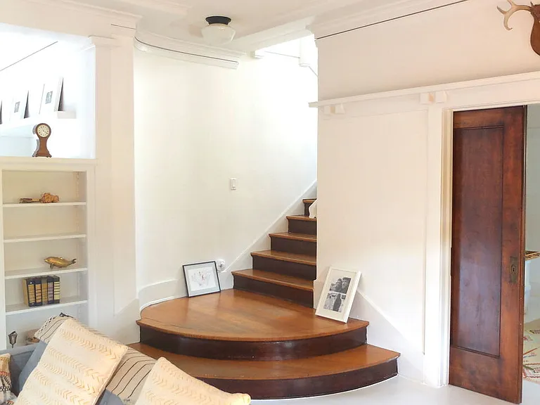 2417 Walgrove Ave — Photo 3