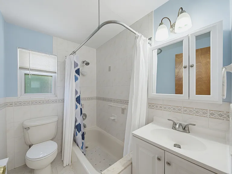 2209 Center Ave #A — Photo 11
