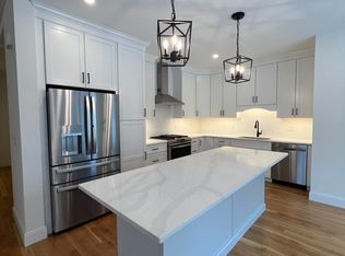 130 Sage Ln #17, Portsmouth, NH 03801