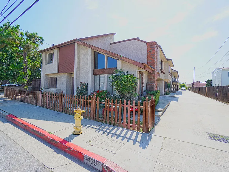 429 S New Ave #5 — Photo 1