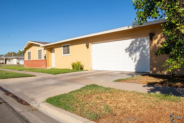 1st image of 795 Tangerine Dr