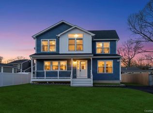 49 Barclay Rd, Mastic Beach, NY 11951