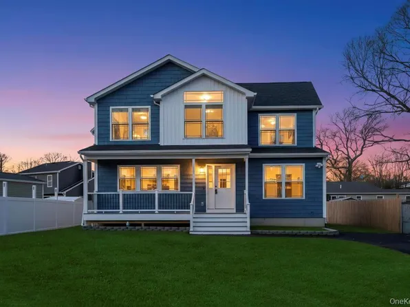 49 Barclay Road, Mastic Beach, NY 11951