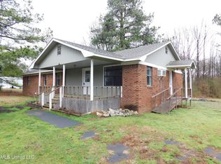 1348 Hammond Hill Rd, Como, MS 38619