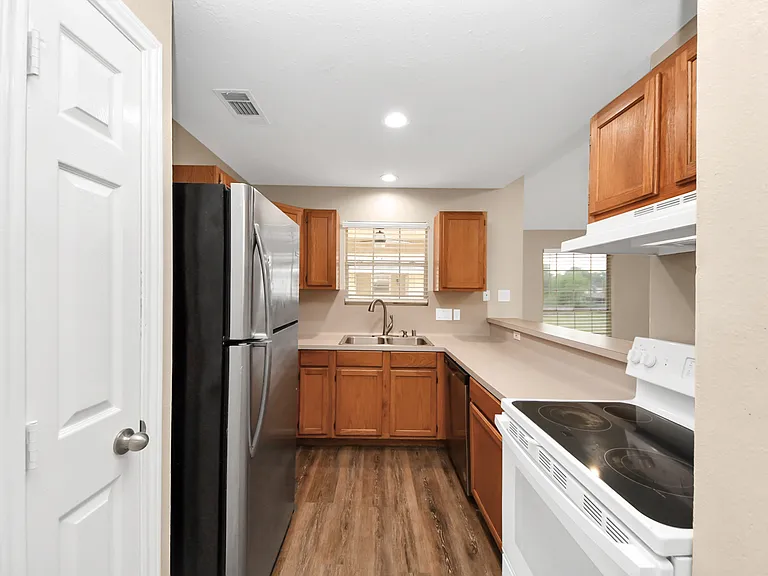 1163 Lovett St — Photo 29