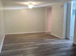 1206 County House Ln #E, Marietta, OH 45750