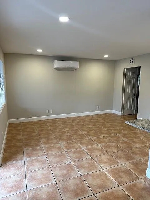 1440 Miami Road - 9 — Photo 3