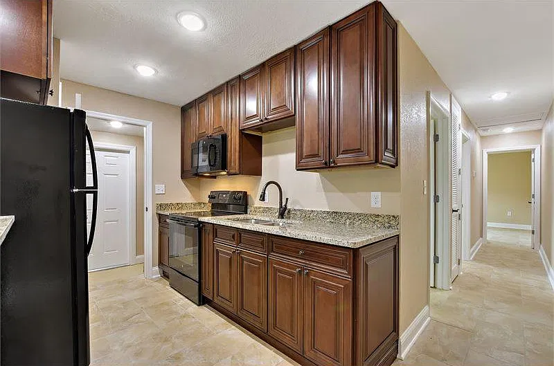 2 bed, 800 sqft, $1,200 — Photo 3