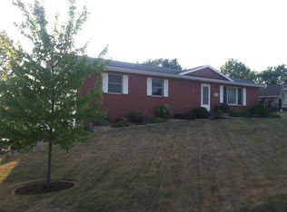 2501 Springreen Dr, Dubuque, IA 52002