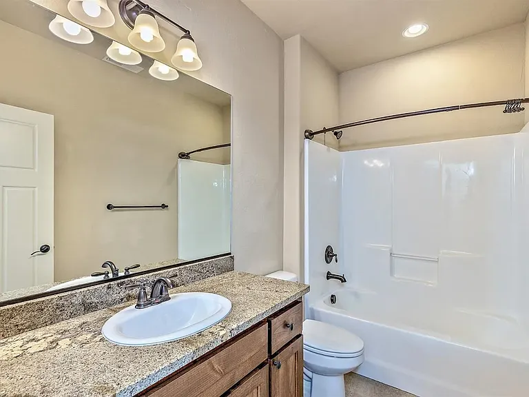 2436 Bridgewater Way — Photo 18