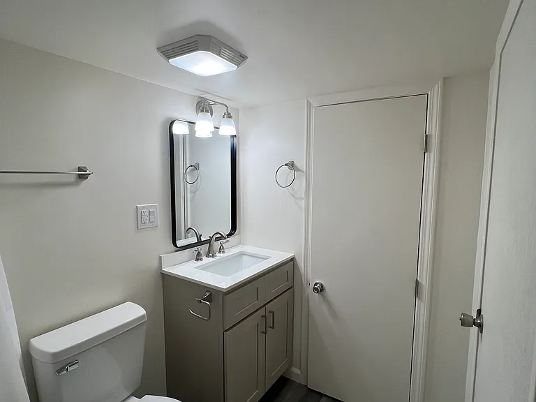 249 Washington St — Photo 30