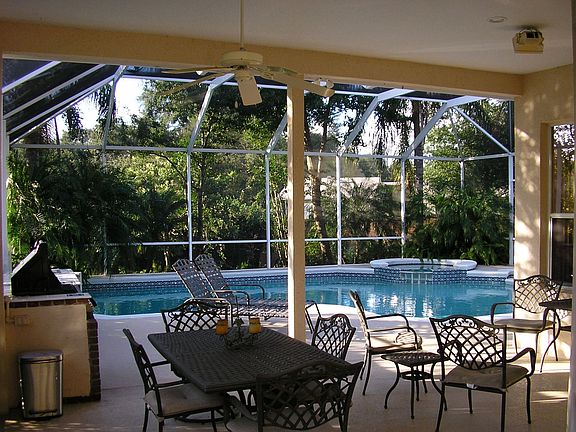 Pool/spa covered patio