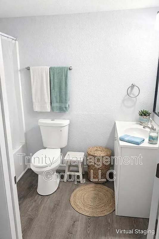 1 bed, 1.0 bath, 127 sqft, $1,039 — Photo 2