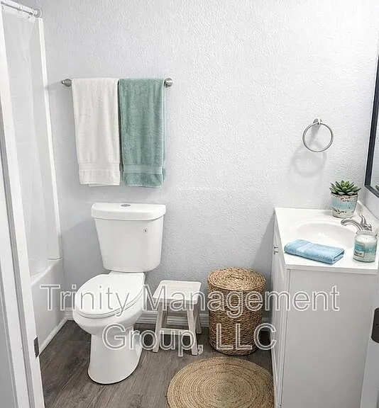 1509 Winding Way E #2 — Photo 2