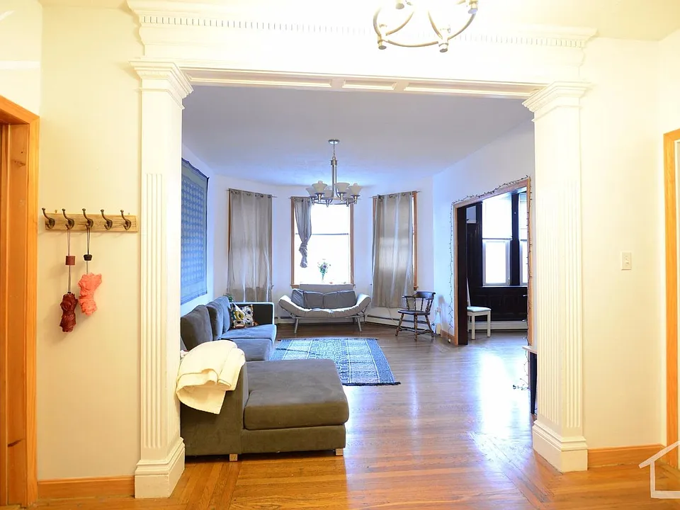 13 Gibbs St #1A