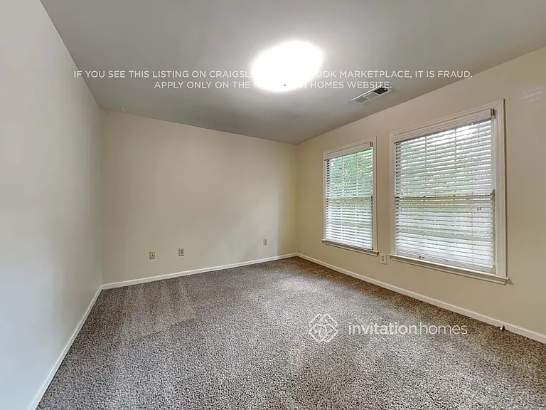 9320 N Lake Dr — Photo 19