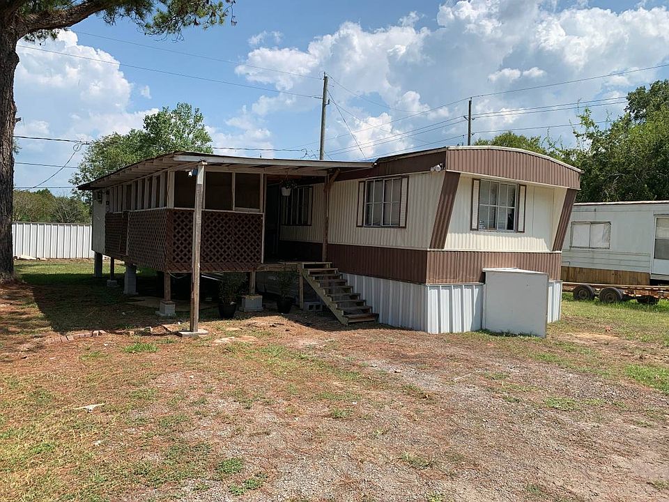 2nd image of 2713 3rd St #52