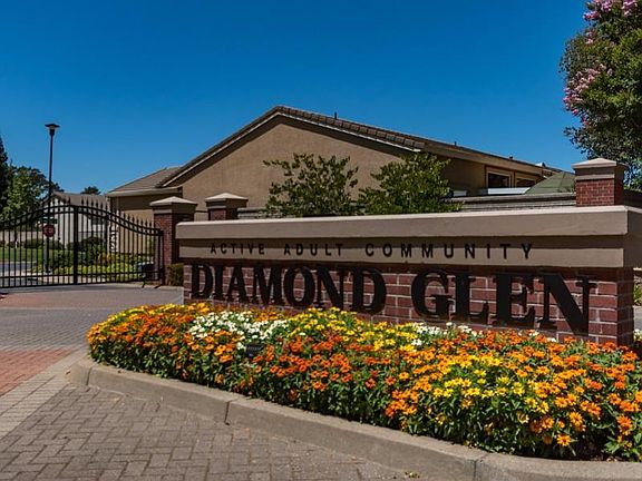 2nd image of 516 Diamond Glen Cir