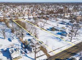 33152 Ann Arbor Trl, Westland, MI 48185