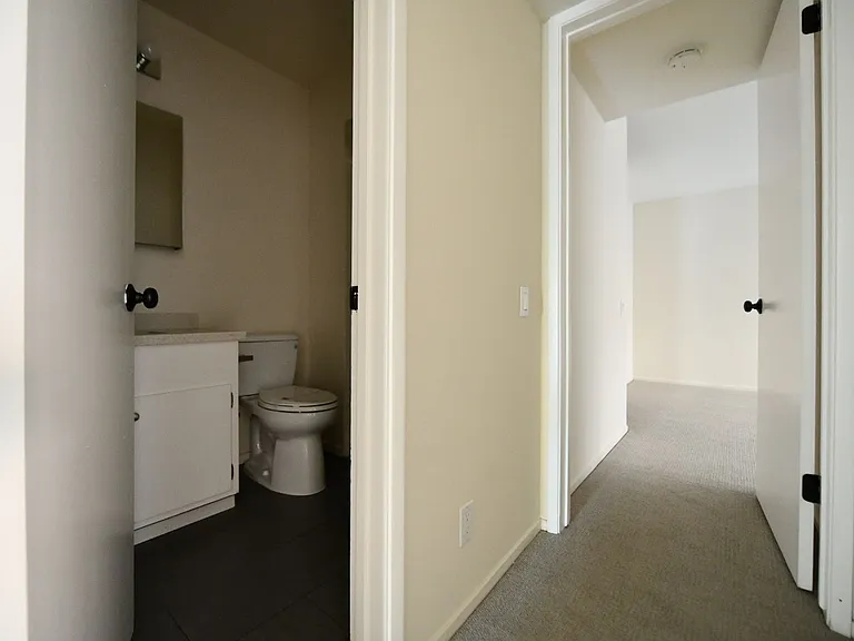 5401 Broadway Ter — Photo 28