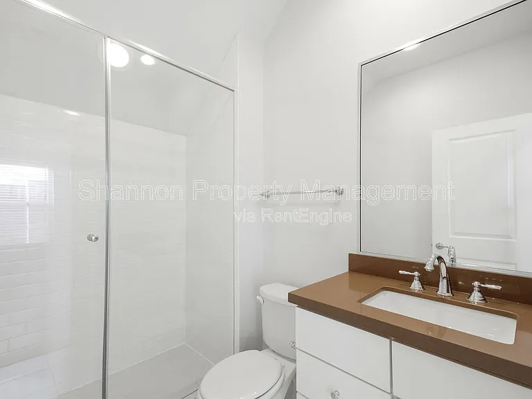 8239 Cambridge St — Photo 19