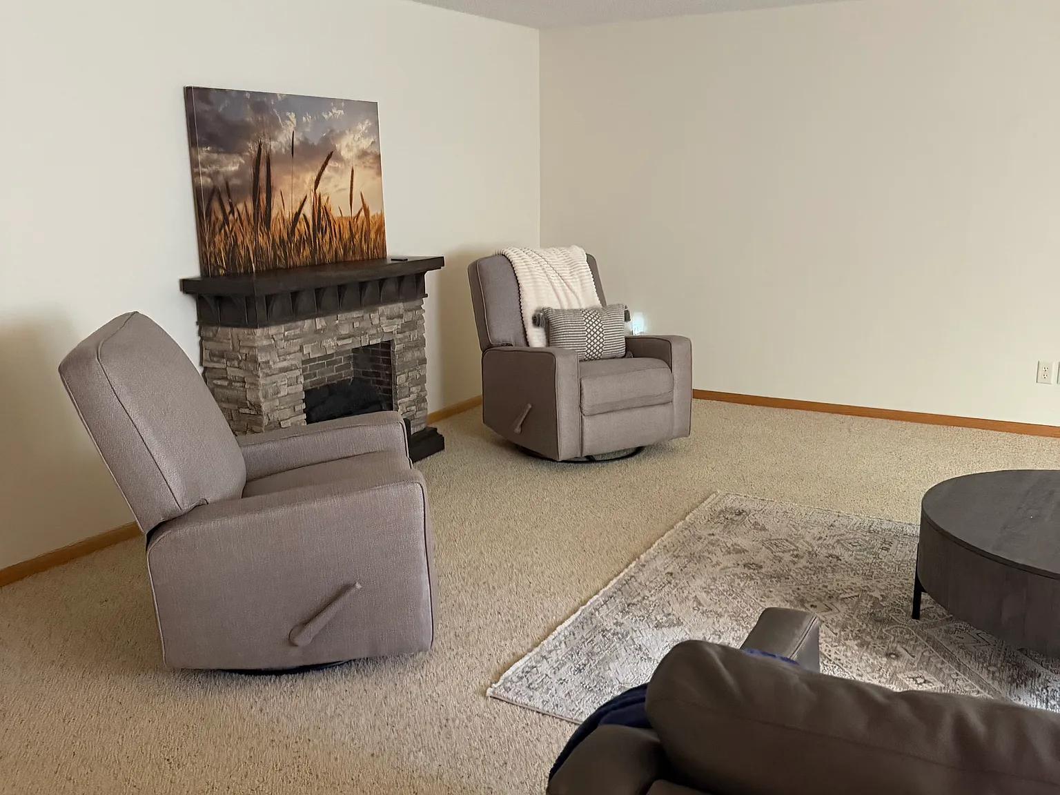 3 bed, 2831 sqft, $2,200 — Photo 1