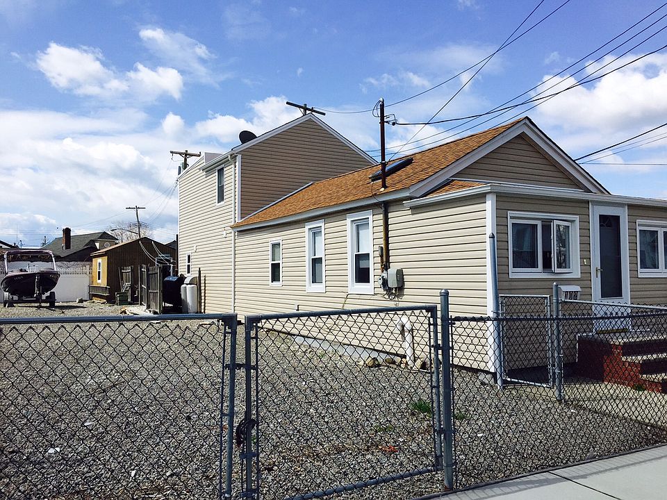 1st image of 102 East 6th Road
