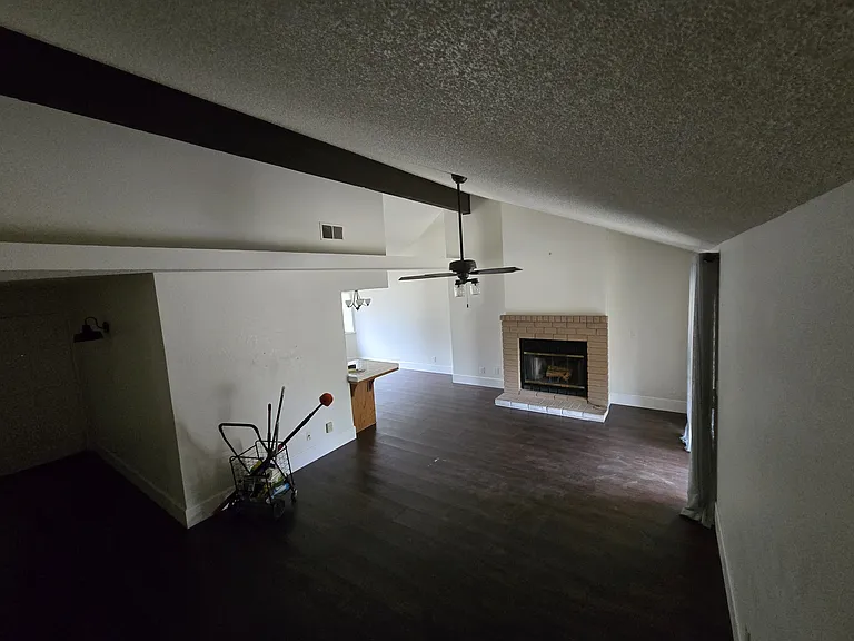 1888 E Deyoung Dr — Photo 3