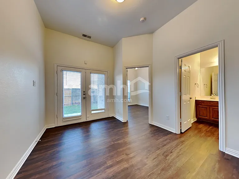 1831 Leann Ln — Photo 8