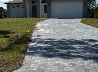 656 Foxchase Dr, Lehigh Acres, FL 33974