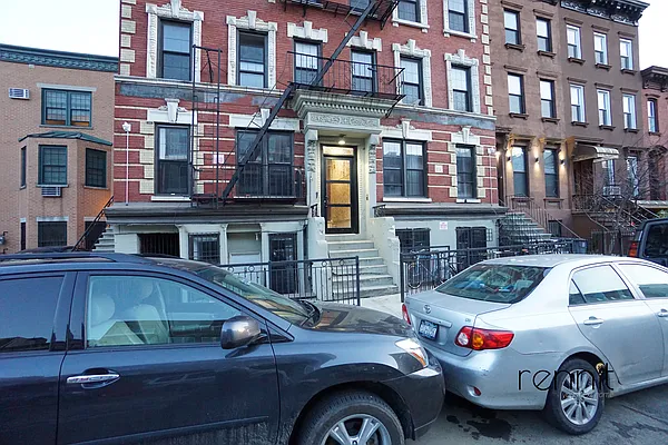 Rented by Rennit Inc. | media 24