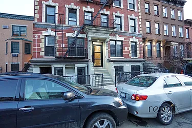 Rented by Rennit Inc.